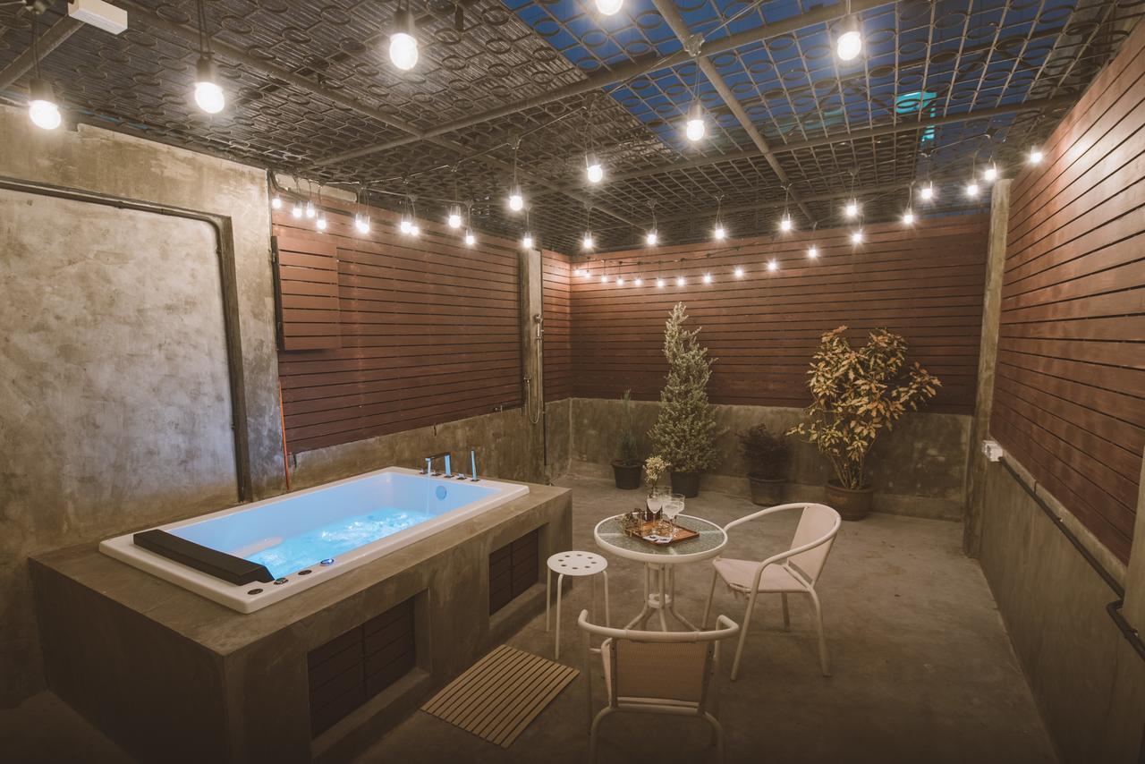 Moon House Hostel Bangkok Dış mekan fotoğraf