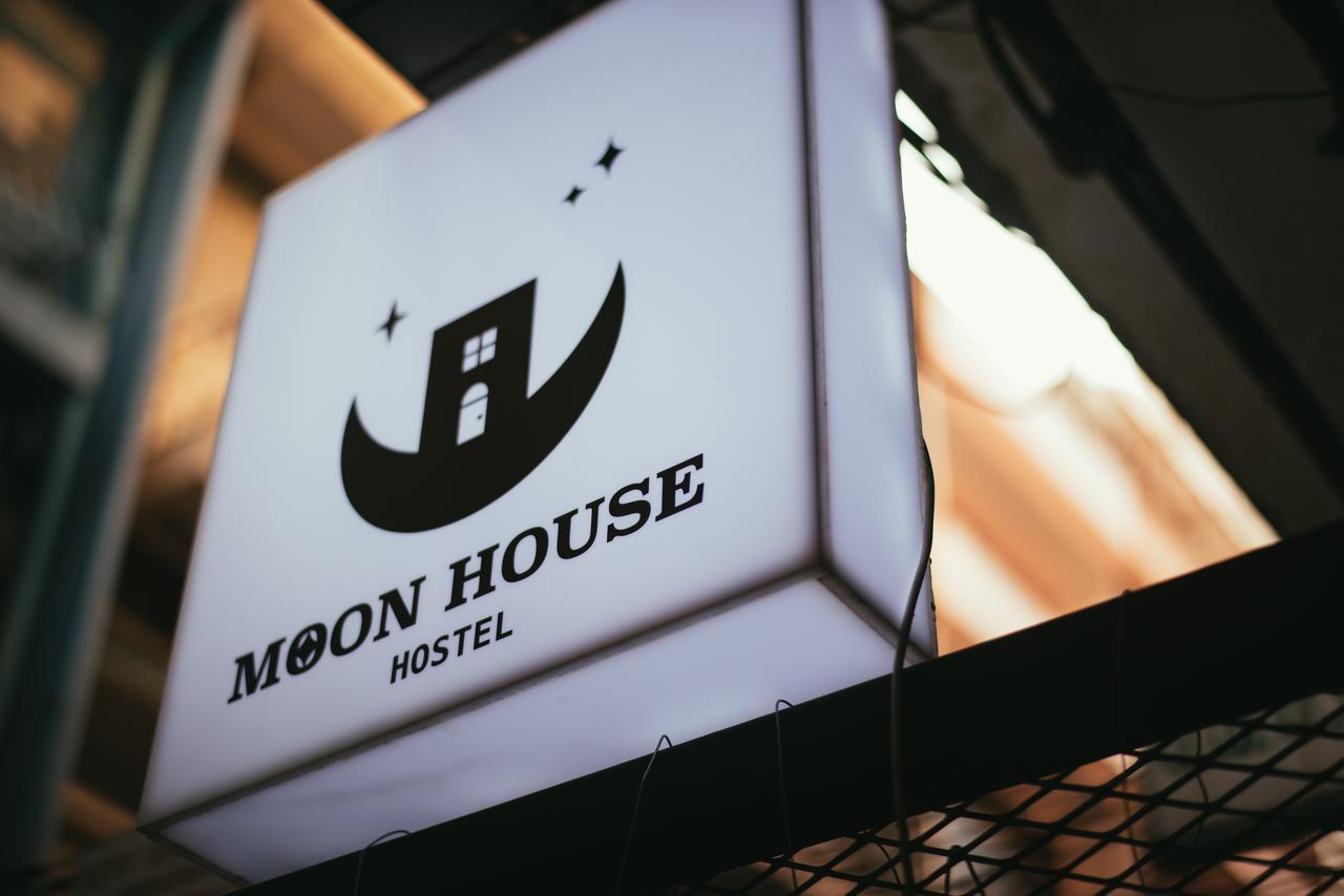 Moon House Hostel Bangkok Dış mekan fotoğraf