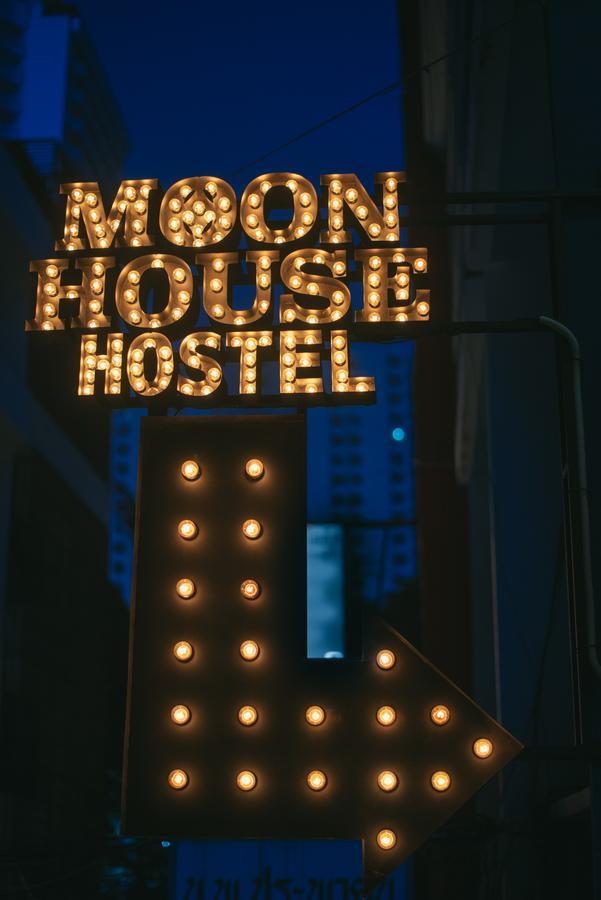 Moon House Hostel Bangkok Dış mekan fotoğraf